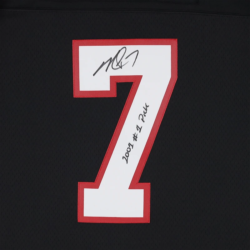 Maillot noir Mitchell & Ness Legacy 2002 autographié par Michael Vick (Atlanta Falcons) avec inscription « 1er choix de la draft 2001 ».