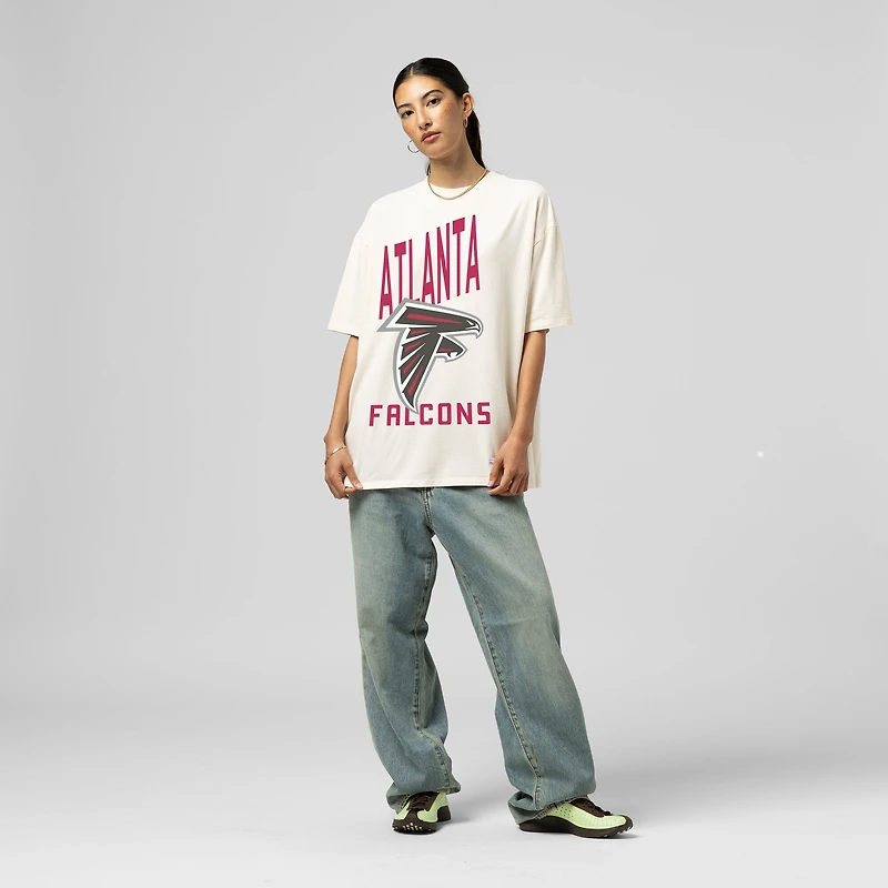 T-shirt boyfriend crème Mitchell & Ness Atlanta Falcons pour femme