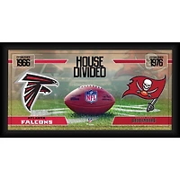 Collage de football encadré 10" x 20" des Falcons d'Atlanta contre les Buccaneers de Tampa Bay