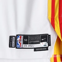 Maillot blanc Nike porté par Caleb Houston (Atlanta Hawks) n° 33 lors du match contre les Portland Trail Blazers le 1er mars 2026 - Taille 50+4