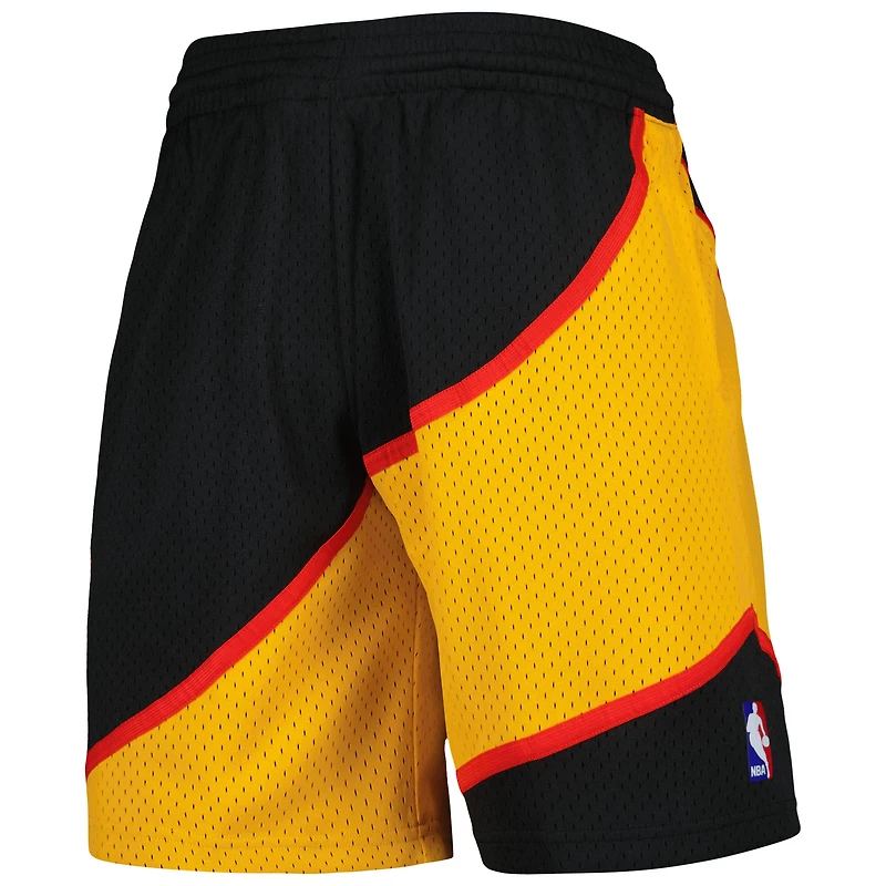 Short Swingman Mitchell & Ness noir pour homme des Atlanta Hawks Hardwood Classics Reload 2.0