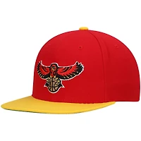 Casquette Atlanta Hawks Hardwood Classics Team Two-Tone 2.0 Snapback rouge/jaune Mitchell & Ness pour homme