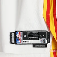 Maillot blanc Nike porté par Mouhamed Gueye (Atlanta Hawks) n° 18 lors du match contre les New York Knicks le 18 avril 2026