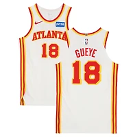 Maillot blanc Nike porté par Mouhamed Gueye (Atlanta Hawks) lors du match n° 18 contre les New York Knicks le 30 avril 2026 - Taille 48+4