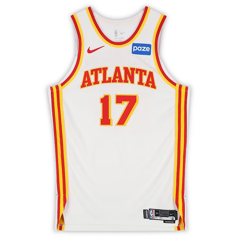 Maillot blanc Nike porté par Onyeka Okongwu (Atlanta Hawks) lors du match n° 17 contre les Portland Trail Blazers le 1er mars 2026 - Taille 50+4