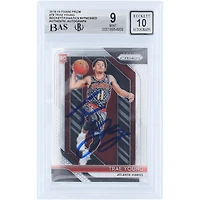 Carte recrue autographiée de Trae Young (Atlanta Hawks) 2018-19 Panini Prizm n° 78 Beckett, authentifiée par Fanatics Witnessed (9/10).