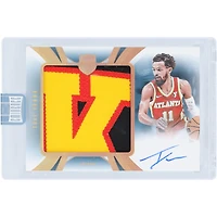 Carte Trae Young des Atlanta Hawks, autographiée, 2024-25 Panini Eminence Tri-Color Jumbo Game-Used Relic #SPA-TRA #4/5