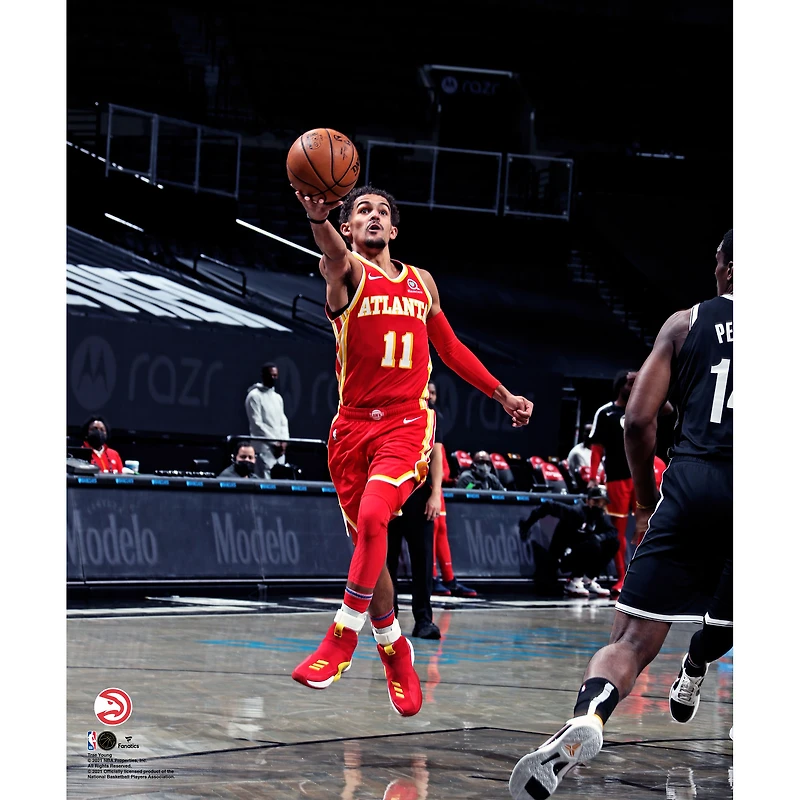 Photographie non signée de Trae Young des Atlanta Hawks