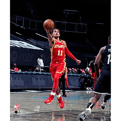 Photographie non signée de Trae Young des Atlanta Hawks