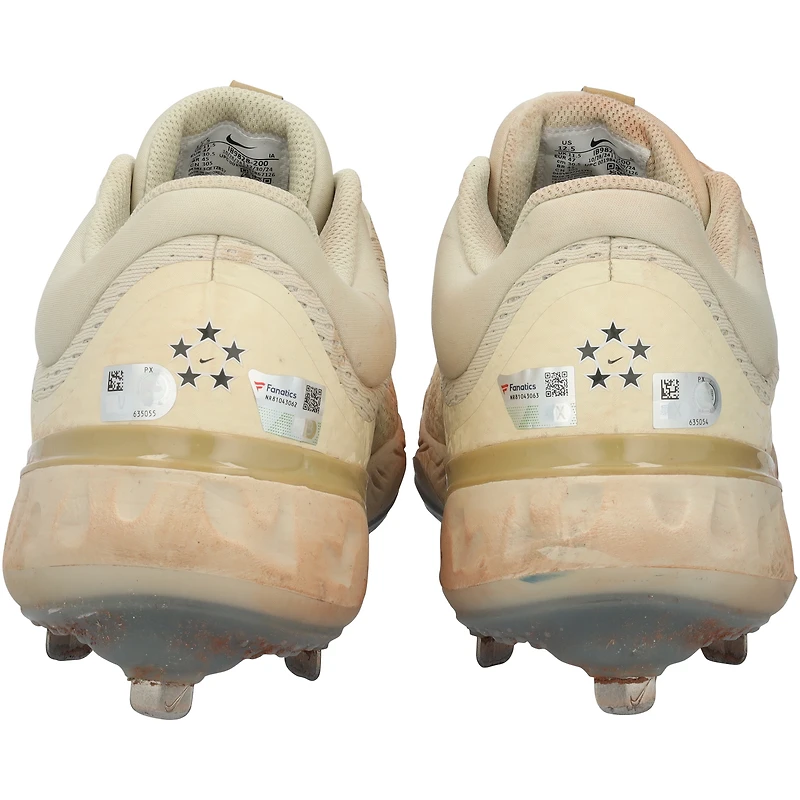 Adley Rutschman, chaussures Nike beiges utilisées lors du match des Orioles de Baltimore contre les Nationals de Washington, le 18 mai 2025
