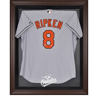 Vitrine de présentation avec logo encadré marron des Orioles de Baltimore