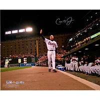 Photographie autographiée de 16" x 20" de Cal Ripken Jr. lors du dernier match des Orioles de Baltimore