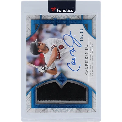 Carte relique bicolore 2024 Topps Transcendent Blue Patch autographiée par Cal Ripken Jr. Baltimore Orioles #TCPA-CR #5/10