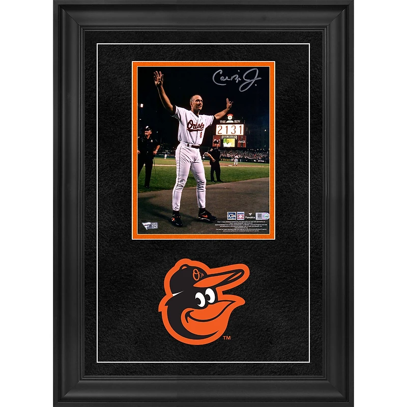 Photographie encadrée de luxe autographiée de Cal Ripken Jr. Baltimore Orioles 8" x 10" lors du 2131e match