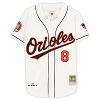 Maillot authentique autographié par Mitchell & Ness des Baltimore Orioles de Cal Ripken Jr. avec inscription « 2007 Hall of Fame »
