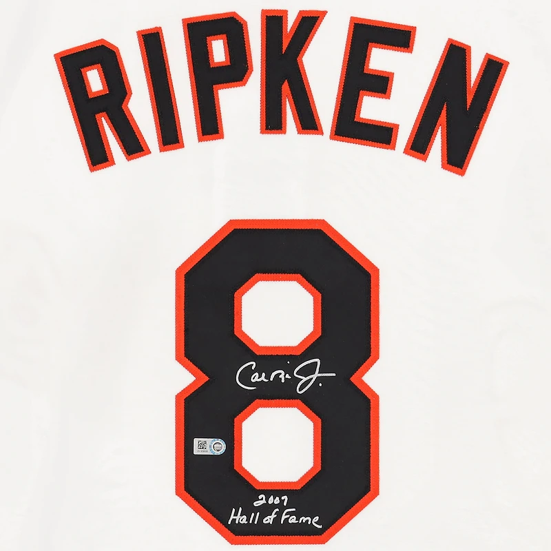 Maillot authentique autographié par Mitchell & Ness des Baltimore Orioles de Cal Ripken Jr. avec inscription « 2007 Hall of Fame »