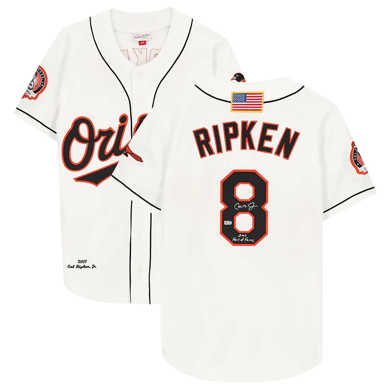 Maillot authentique autographié par Mitchell & Ness des Baltimore Orioles de Cal Ripken Jr. avec inscription « 2007 Hall of Fame »