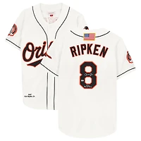 Maillot authentique autographié par Mitchell & Ness des Baltimore Orioles de Cal Ripken Jr. avec inscription « 2007 Hall of Fame »