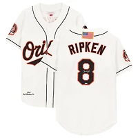 Maillot authentique de l'équipe Mitchell & Ness autographié par Cal Ripken Jr. des Baltimore Orioles