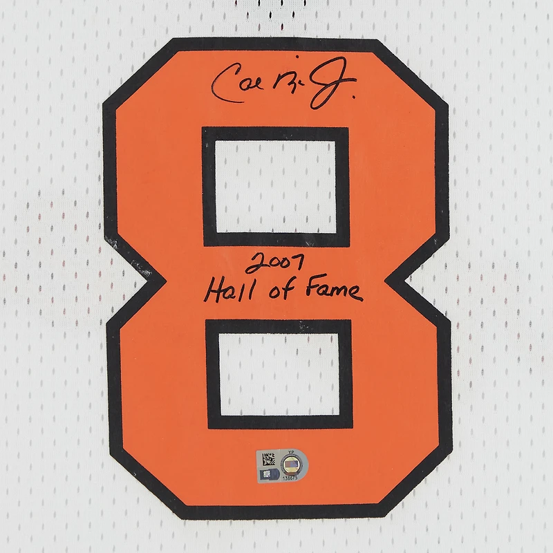 Maillot réplique autographié par Cal Ripken Jr. des Baltimore Orioles avec Mitchell & Ness et inscription « 2007 Hall of Fame »