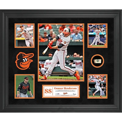 Collage encadré de 5 photos de Gunnar Henderson des Orioles de Baltimore avec un morceau de ballon utilisé lors du match