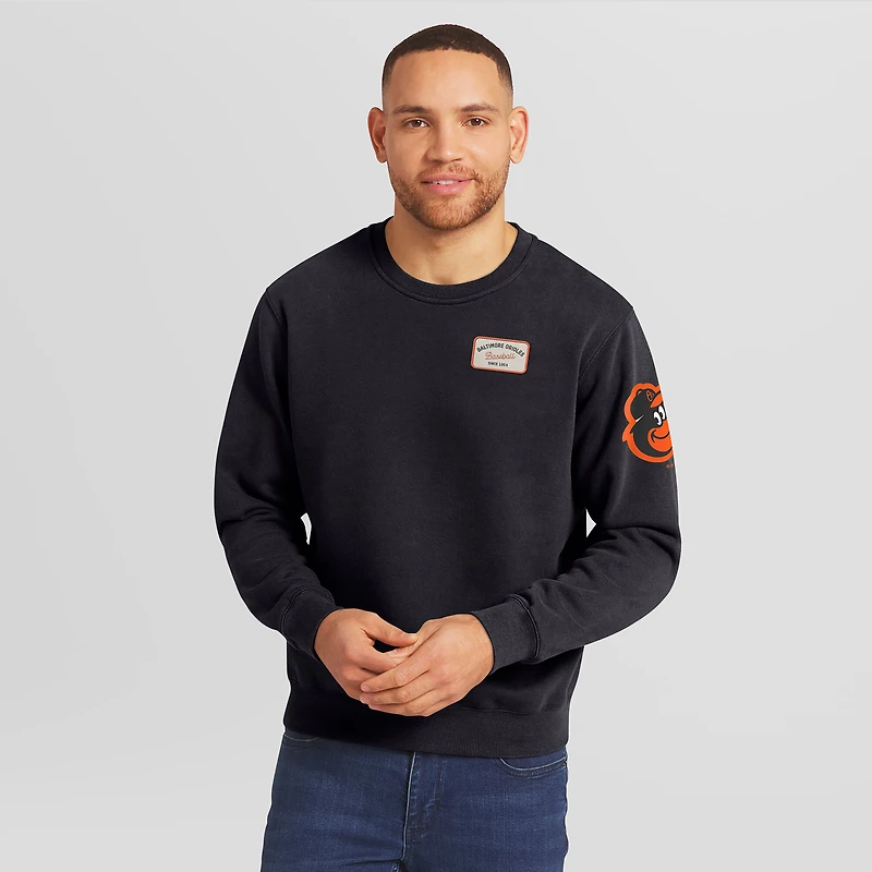 Sweat-shirt à col rond délavé noir Baltimore Orioles de la collection Darius Rucker pour homme par Fanatics