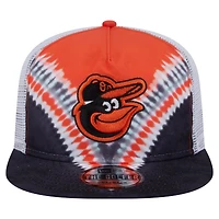 Casquette ajustable New Era Baltimore Orioles Tie-Dye Golfer Trucker pour homme
