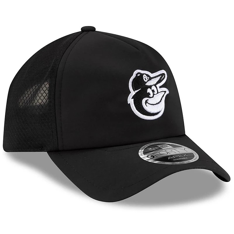 Men's New Era Baltimore Orioles 2026 Batting Practice Apex 9FORTY Adjustable Trucker Hat