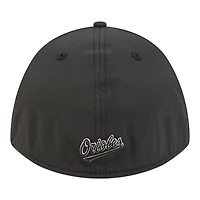 Men's New Era  Black Baltimore Orioles Metallic 39THIRTY M-Crown Flex Hat