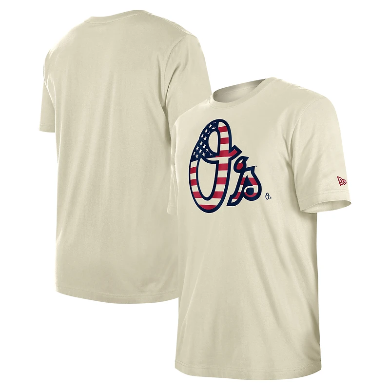 T-shirt crème New Era pour hommes Baltimore Orioles Americana Flag Fill
