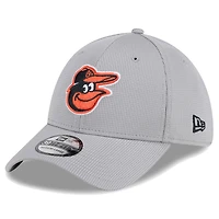 Casquette flexible Active Pivot 39THIRTY New Era pour hommes, grise, Baltimore Orioles