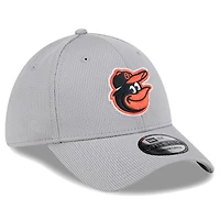 Men's New Era Gray Baltimore Orioles Active Pivot 39THIRTY Flex Hat