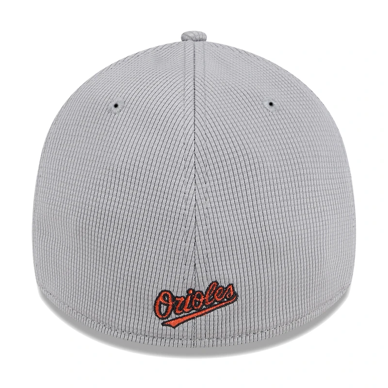 Men's New Era Gray Baltimore Orioles Active Pivot 39THIRTY Flex Hat