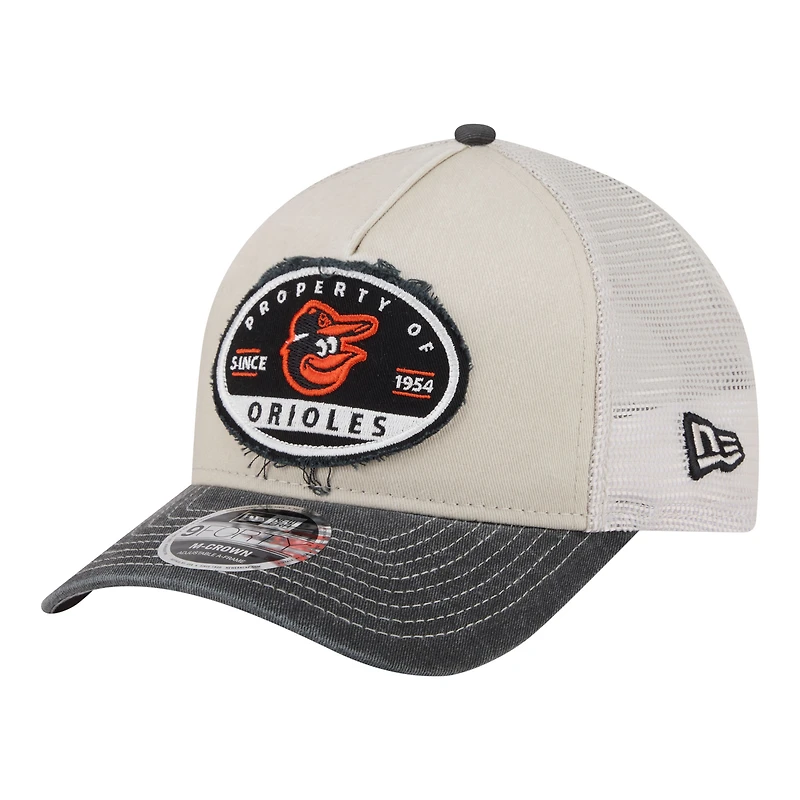 Men's New Era Light Beige/Black Baltimore Orioles Frayed M-Crown A-Frame 9FORTY Trucker Adjustable Hat