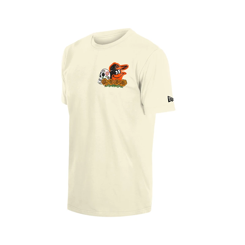 T-shirt naturel New Era pour hommes, Baltimore Orioles Dia de los Muertos Sugar Skull