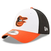 Casquette New Era 39THIRTY Flex blanche/orange des Baltimore Orioles de la MLB pour homme