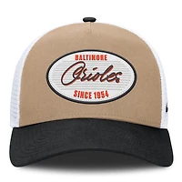 Casquette trucker ajustable Nike Baltimore Orioles Rise kaki/noir pour homme
