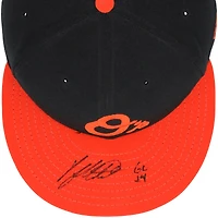 Casquette New Era noire et orange autographiée par Ryan Mountcastle, portée lors d'un match des Orioles de Baltimore (saison 2024 de la MLB), avec inscription « GU 24 ».