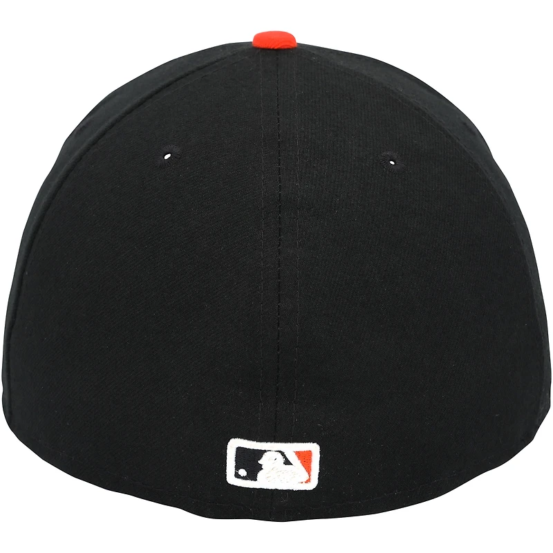 Casquette New Era noire et orange autographiée par Ryan Mountcastle, portée lors d'un match des Orioles de Baltimore (saison 2024 de la MLB), avec inscription « GU 24 ».