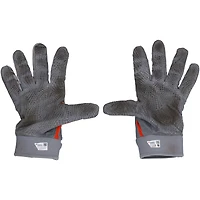Gants de frappe Under Armour gris, utilisés en match et autographiés par Ryan Mountcastle des Orioles de Baltimore lors de la saison 2024 de la MLB, avec inscription « GU 24