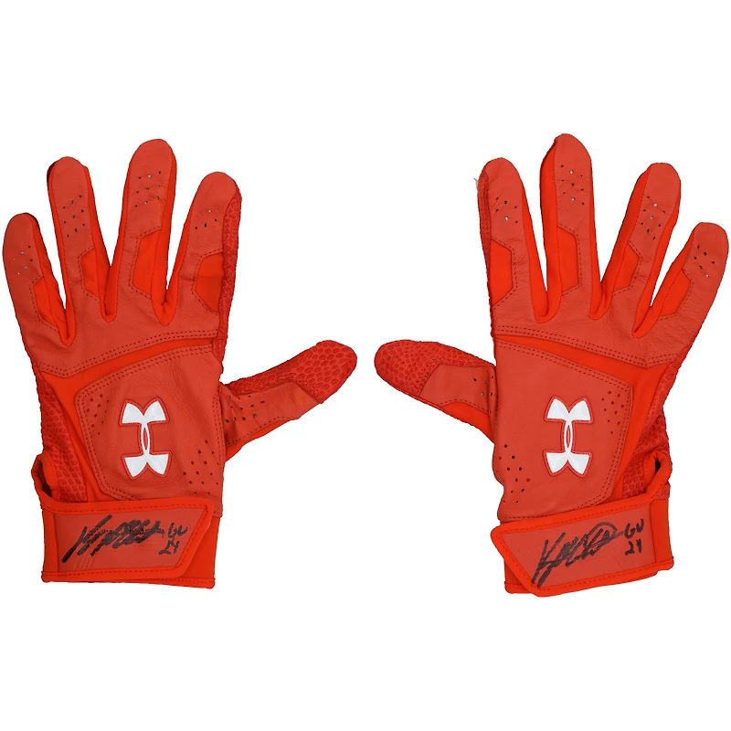 Gants de frappe Under Armour orange autographiés et utilisés en match par Ryan Mountcastle des Orioles de Baltimore lors de la saison 2024 de la MLB, avec inscription « GU 24 » - RG13314315-16