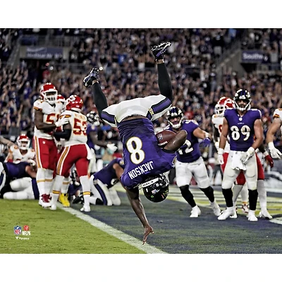 Photographie non signée du touchdown de Lamar Jackson des Baltimore Ravens