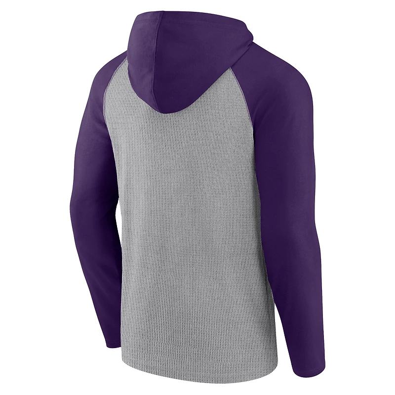 T-shirt à capuche manches longues Fanatics pour hommes, gris/violet, Baltimore Ravens Under Center