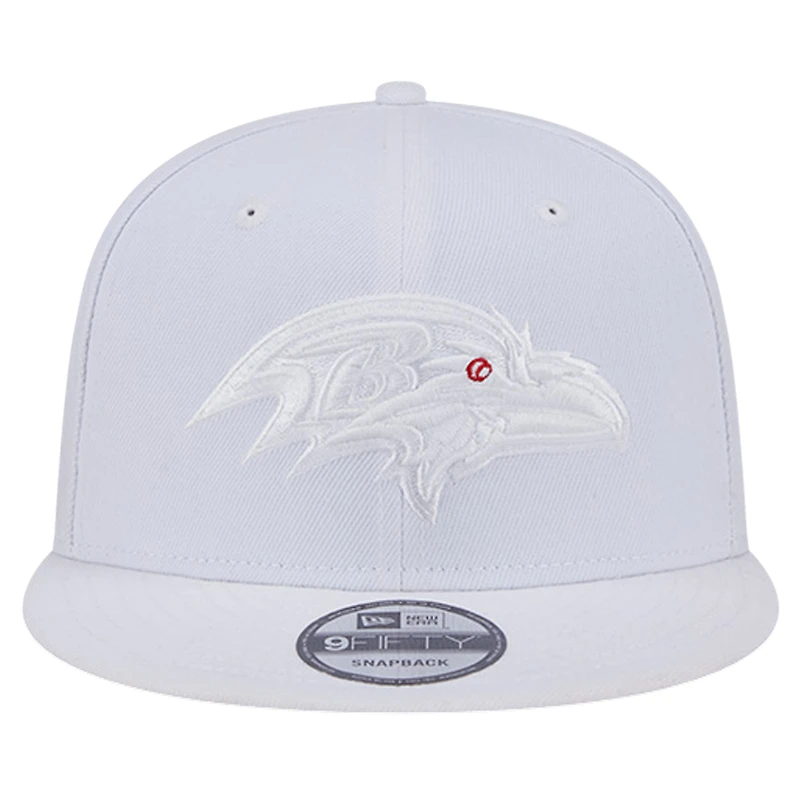 Casquette Snapback 9FIFTY New Era Baltimore Ravens Main blanc sur blanc pour homme