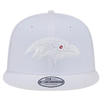 Casquette Snapback 9FIFTY New Era Baltimore Ravens Main blanc sur blanc pour homme