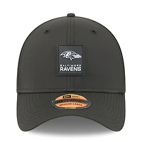 Men's New Era Black Baltimore Ravens 2025 Sideline 39THIRTY Flex Hat