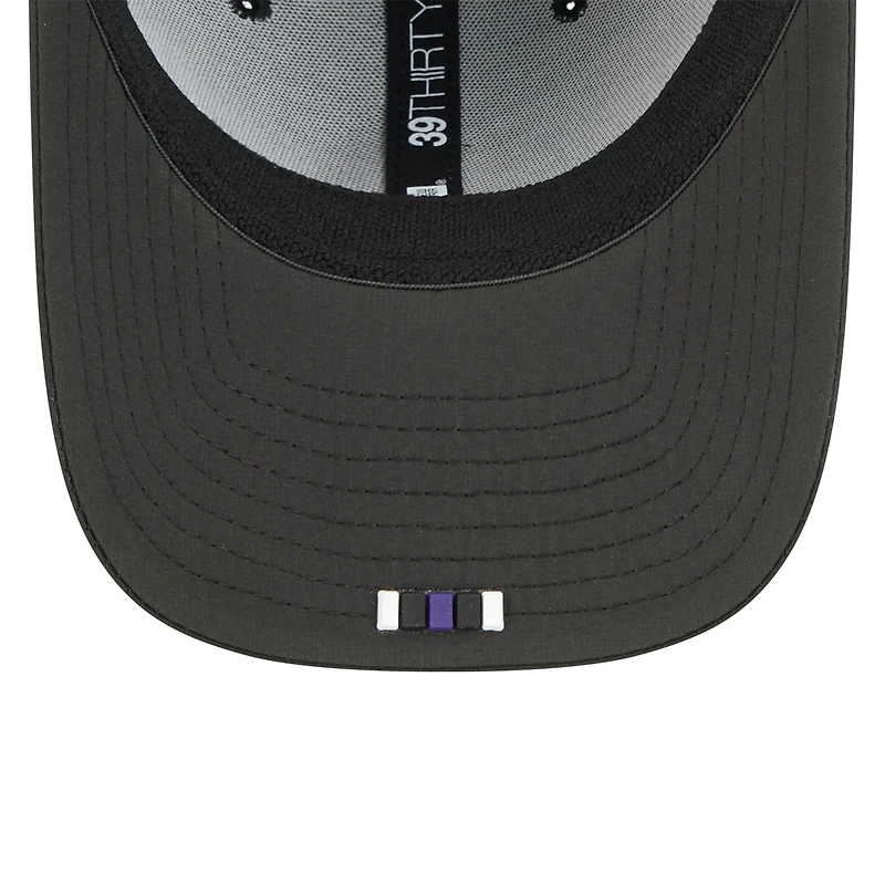 Men's New Era Black Baltimore Ravens 2025 Sideline 39THIRTY Flex Hat