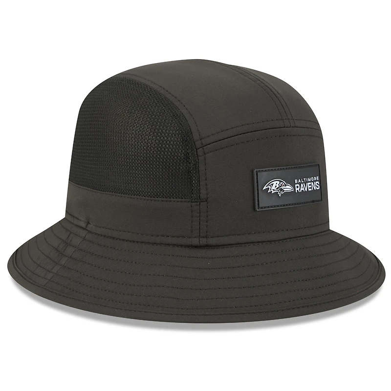Bob noir New Era pour homme Baltimore Ravens 2025 Sideline