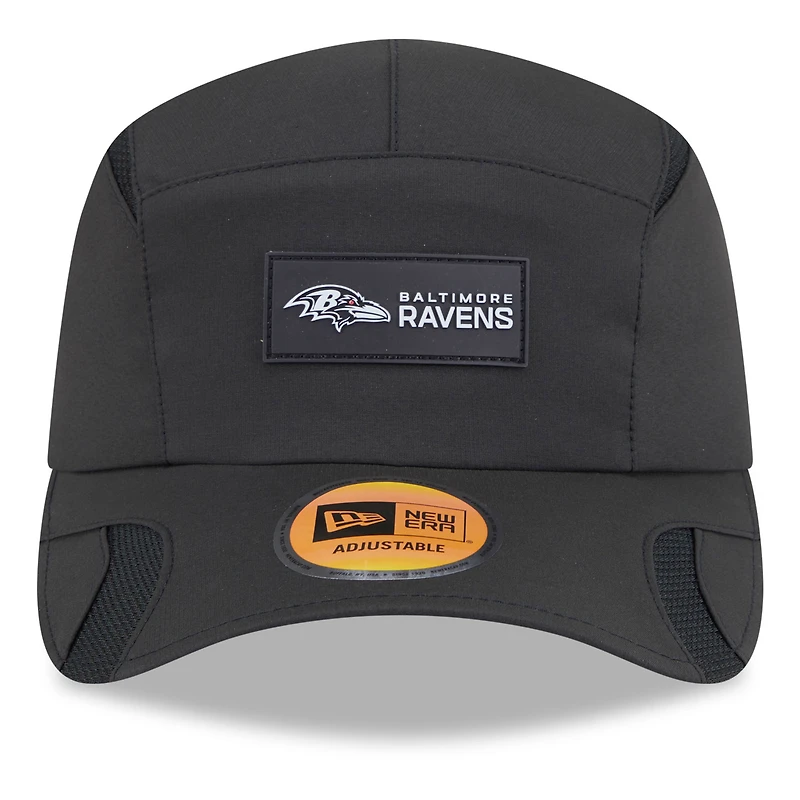 Casquette ajustable Sideline Runner 2025 noire New Era pour homme des Baltimore Ravens