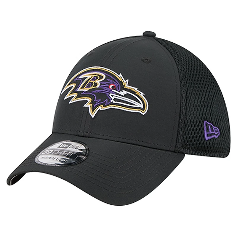 Casquette New Era noire Outline 39THIRTY Flex des Baltimore Ravens pour homme